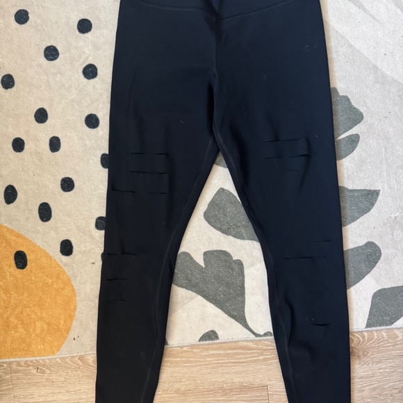 Alo distressed Leggings - Picture 3 of 3